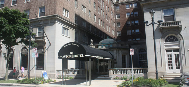 The Astor Hotel to Milwaukee International Airport Car Service