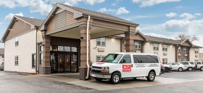 The EconoLodge Airport Hotel to Milwaukee International Airport Car Service